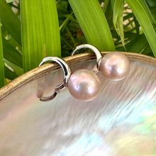 Cargar imagen en el visor de la galería, Light Pink Near Round Edison Pearl Hoop Earrings in Silver
