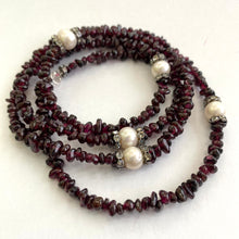Cargar imagen en el visor de la galería, Long Garnet Necklace with Freshwater Pearls, January Birthstone Necklace, 35.5&quot; or 37.5&quot;inch
