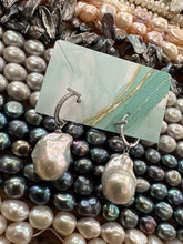 Lade das Bild in den Galerie-Viewer, White Baroque Pearl Hoop Earrings in Silver or GV, 20-40mm
