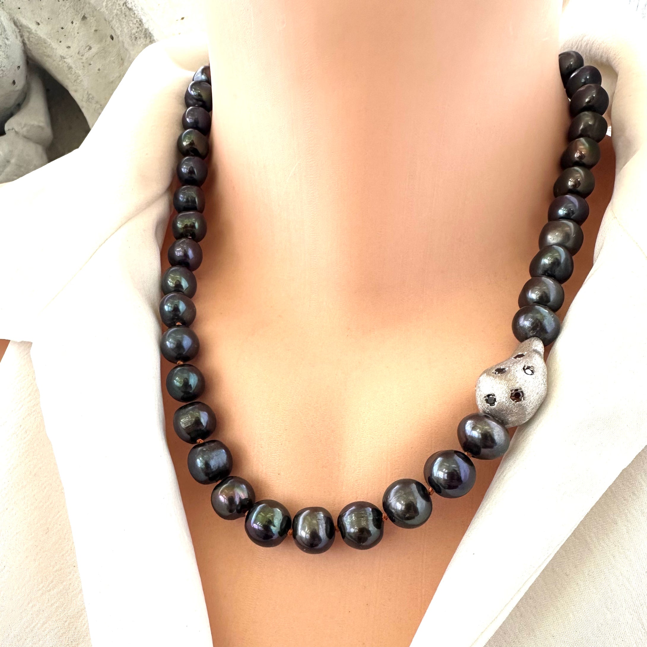 Black Pearl Necklace & Silver Baroque Inspired Element