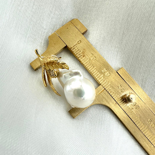 Size reference of Baroque Pearl Earring showing 30mm drop length against white background.