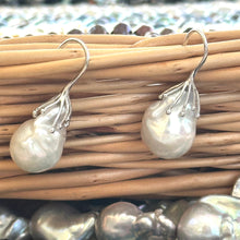 Lade das Bild in den Galerie-Viewer, White Baroque Pearl Drop Earrings, in Silver or GV
