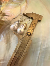 Lade das Bild in den Galerie-Viewer, White Baroque Pearl Drop Earrings, in Silver or GV
