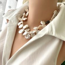 Charger l&#39;image dans la galerie, Collier de perles à gros pétales, collier de perles de mariée, pavé de diamants, argent oxydé, bijoux de mariage, 44,5 cm
