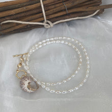 Charger l&#39;image dans la galerie, Real Seashell and Freshwater Pearl Necklace, Baroque Pearl &amp; White Shell Pendant, 16”-19&quot;in
