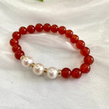 Lade das Bild in den Galerie-Viewer, Orange Carnelian Stretch Bracelet with Pearls in 6 or 8mm, 14K GF, 7&quot;
