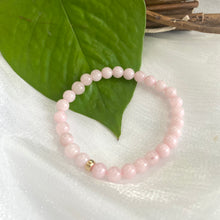 Charger l&#39;image dans la galerie, Smooth Milky Rose Quartz Stretch Bracelet
