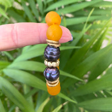 Charger l&#39;image dans la galerie, Black Pearl Bracelet, Tangerine African Tribal Recycled Glass, Sea Glass Beaded Chunky Bracelet
