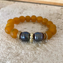 Lade das Bild in den Galerie-Viewer, Black Pearl Bracelet, Tangerine African Tribal Recycled Glass, Sea Glass Beaded Chunky Bracelet
