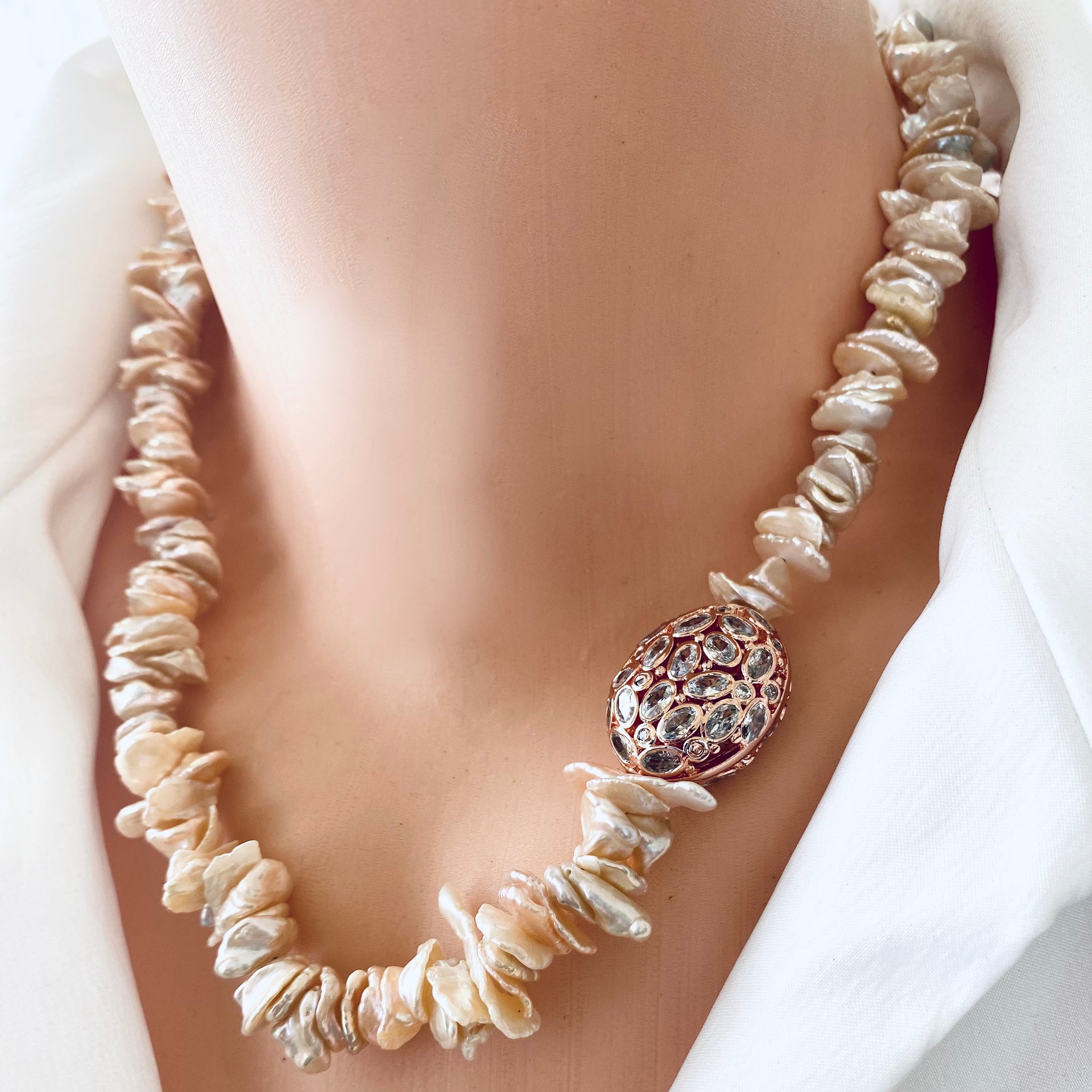 White Shell Pearl Necklace with Magnetic Clasp - Magnetic Chains