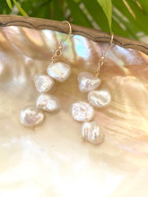 Carica l&#39;immagine nel visualizzatore di Gallery, Keshi Pearls &amp; 14k GF Drop Earrings
