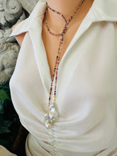 Carica l&#39;immagine nel visualizzatore di Gallery, Multi Tourmaline &amp; two Baroque Pearls Lariat Necklace
