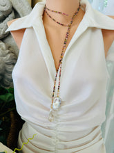 Carica l&#39;immagine nel visualizzatore di Gallery, Multi Tourmaline &amp; two Baroque Pearls Lariat Necklace
