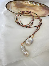 Carica l&#39;immagine nel visualizzatore di Gallery, Multi Tourmaline &amp; two Baroque Pearls Lariat Necklace
