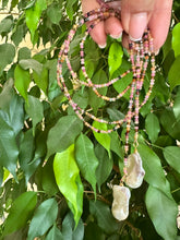 Carica l&#39;immagine nel visualizzatore di Gallery, Multi Tourmaline &amp; two Baroque Pearls Lariat Necklace
