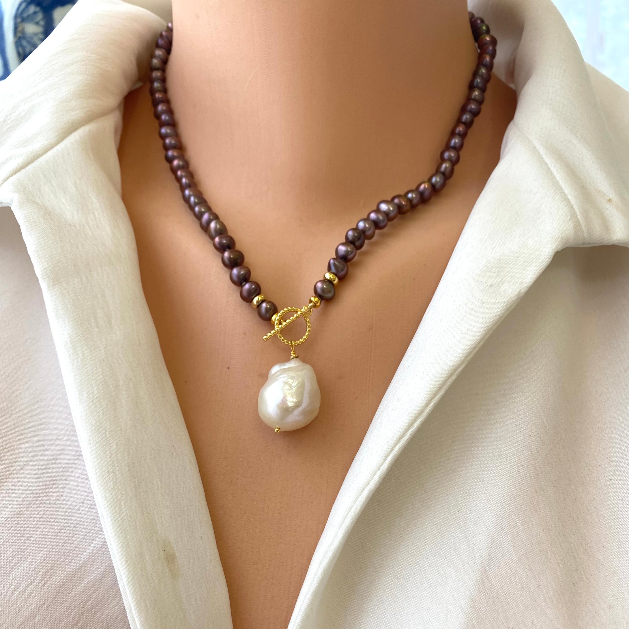Bois de Rose Pearls Toggle Necklace & White Baroque Pearl Pendant