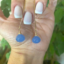 Lade das Bild in den Galerie-Viewer, Blue Chalcedony Briolettes Earrings, Gold Filled Threader Earrings
