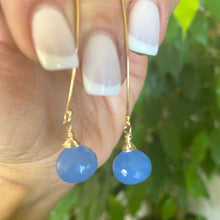 Lade das Bild in den Galerie-Viewer, Blue Chalcedony Briolettes Earrings, Gold Filled Threader Earrings
