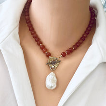 Cargar imagen en el visor de la galería, Burnt Orange Carnelian Beads w Baroque Pearl Pendant Necklace, Gold Bronze,17&quot;in

