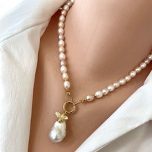 Lade das Bild in den Galerie-Viewer, Pastel Pearl Necklace, Gold Vermeil Details, Removable Bee Charm &amp; Baroque Pearl Pendant, 17.5&quot;in
