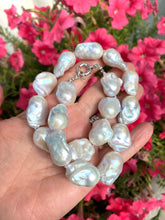 Carica l&#39;immagine nel visualizzatore di Gallery, Baroque Pearl Chunky Necklace, Silver Marine Closure, 18&quot;inches
