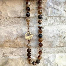 Lade das Bild in den Galerie-Viewer, Chunky Brown Bostwana Agate Candy Necklace, Artisan Gold Bronze Toggle Clasp, 18&quot;inches
