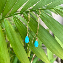 Carica l&#39;immagine nel visualizzatore di Gallery, Long turquoise chain drop earrings
