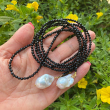 Charger l&#39;image dans la galerie, Single Strand of Black Onyx Beads &amp; Two Baroque Pearl Lariat Wrap Necklace, 46&quot;inches

