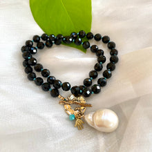 Carica l&#39;immagine nel visualizzatore di Gallery, Black Tourmaline Toggle Necklace with Large Baroque Pearl Pendant, Artisan Gold Bronze &amp; Gold Filled Details, 18.5&quot;in
