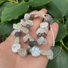 Cargar imagen en el visor de la galería, Petal Pearls Necklace with Labradorite Choker, 16&quot;in, Silver Details
