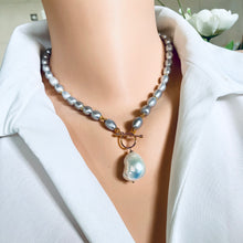 Charger l&#39;image dans la galerie, Grey Pearl Toggle Necklace with White Baroque Pearl Pendant, Gold Vermeil Silver Plated Details, 18.5&quot;inches
