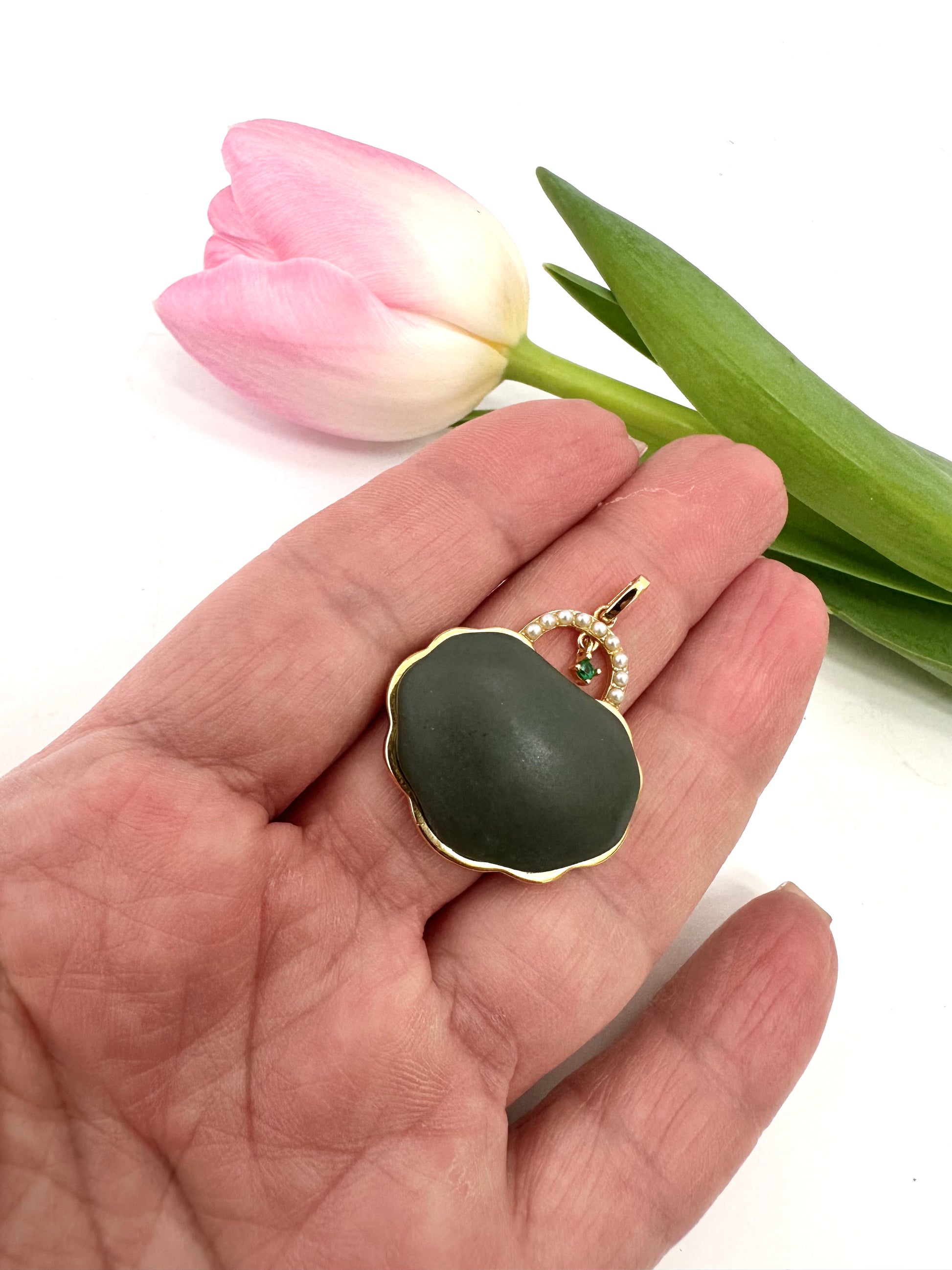 Statement Hotan jade pendant in purse design front view