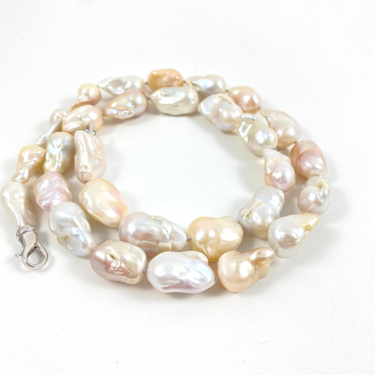 hand knotted baroque pearls necklace