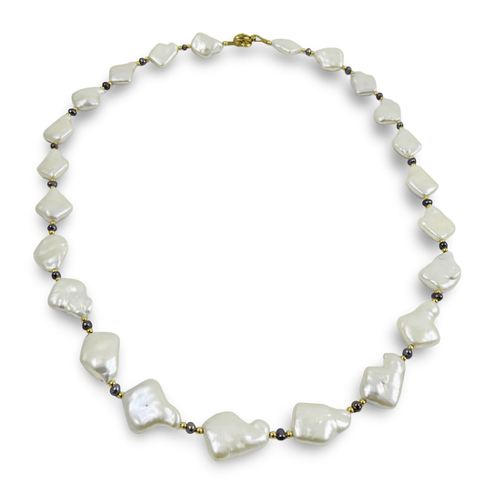 diamond shape white pearls and black small pearls 22 inches