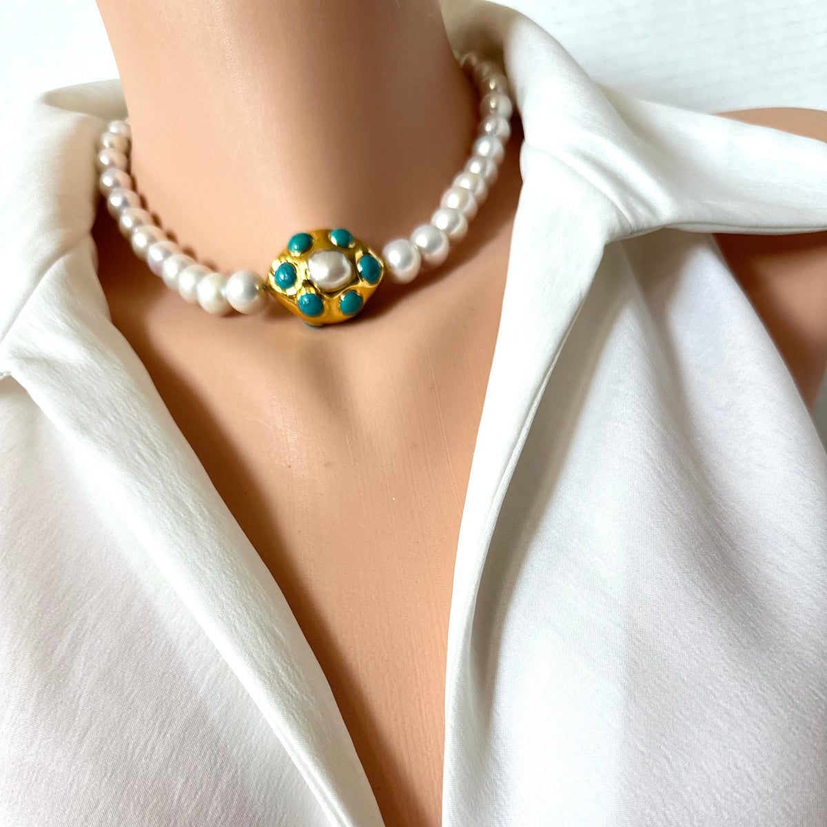 statement pearl necklace with gold accent