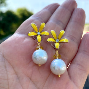 Edison white pearl and yellow citrine drop earrings featuring yellow enamel and gold-plated flower studs. These elegant dangle earrings make a beautiful bridesmaid gift or a special present for her.