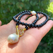 Cargar imagen en el visor de la galería, Black Onyx Beaded Necklace with Freshwater Pearls and Gold Coated Pyrite stones
