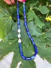 Charger l&#39;image dans la galerie, Lapis Lazuli &amp; Freshwater Pearls Necklace, Vermeil, 17.5&quot;in December Birthstone
