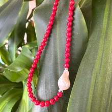 Carica l&#39;immagine nel visualizzatore di Gallery, Red Coral Short Necklace with Natural Baroque Pearl and Sterling Silver Details, 18&quot;inches

