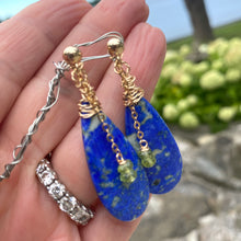Cargar imagen en el visor de la galería, Teardrop Lapis Lazuli and Peridot Earrings, Gold Filled, OOAK Jewelry
