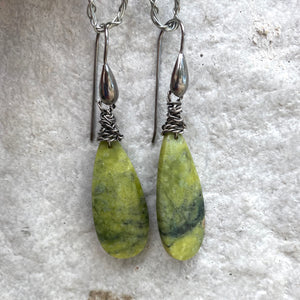 Teardrop Green Serpentine Earrings, Black Rhodium