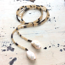 Carica l&#39;immagine nel visualizzatore di Gallery, Ombre Citrine &amp; Pyrites w Baroque Pearls Open Lariat Necklace
