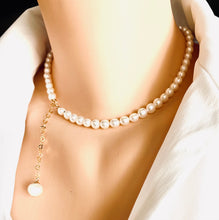 Charger l&#39;image dans la galerie, Elegant Freshwater Pearl Necklace w Gold Filled Heart Chain
