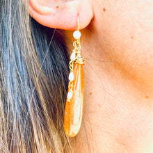 Cargar imagen en el visor de la galería, Red Aventurine and Pearl Earrings, Gold Vermeil, Artisan OOAK Jewelry
