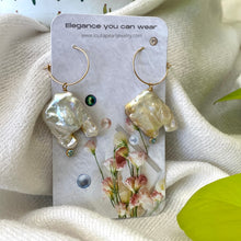 Charger l&#39;image dans la galerie, Natural Pearl and Gold Filled Hoop Earrings with Light Blue Cubic Zirconia
