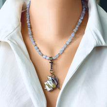 Carica l&#39;immagine nel visualizzatore di Gallery, Blue Lace Agate and Baroque Keshi Pearl Pendant with Artisan Gold Bronze
