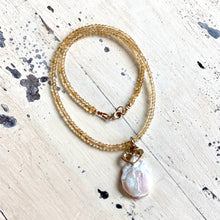 Cargar imagen en el visor de la galería, Citrine Beads Chain Necklace w Large Baroque Pearl Pendant, November Birthstone
