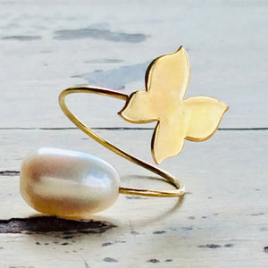 Solid Gold 18k Minimalist Butterfly Pearl Ring