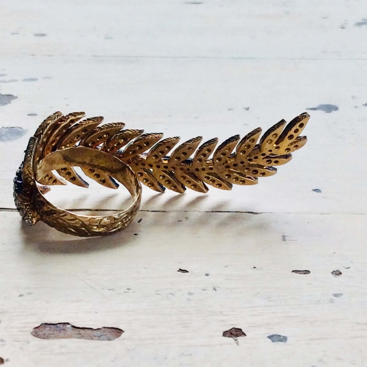 Vermeil Leaf Shape Ring – Antique Finish Gold Statement Jewelry with elegant leaf design and cubic zirconia detailing.