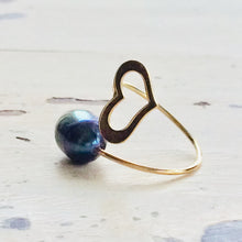 Carica l&#39;immagine nel visualizzatore di Gallery, Solid Gold 18K Minimalist Heart Pearl Ring
